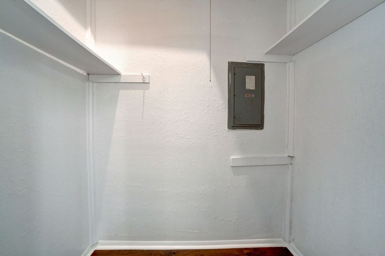 10912 E 16th St - Photo 4 of 18