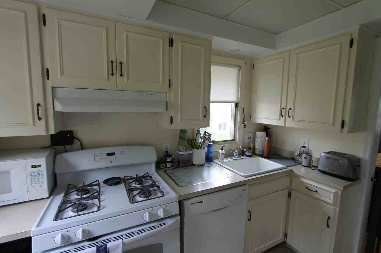 2108 S 58th St - Photo 5 of 21