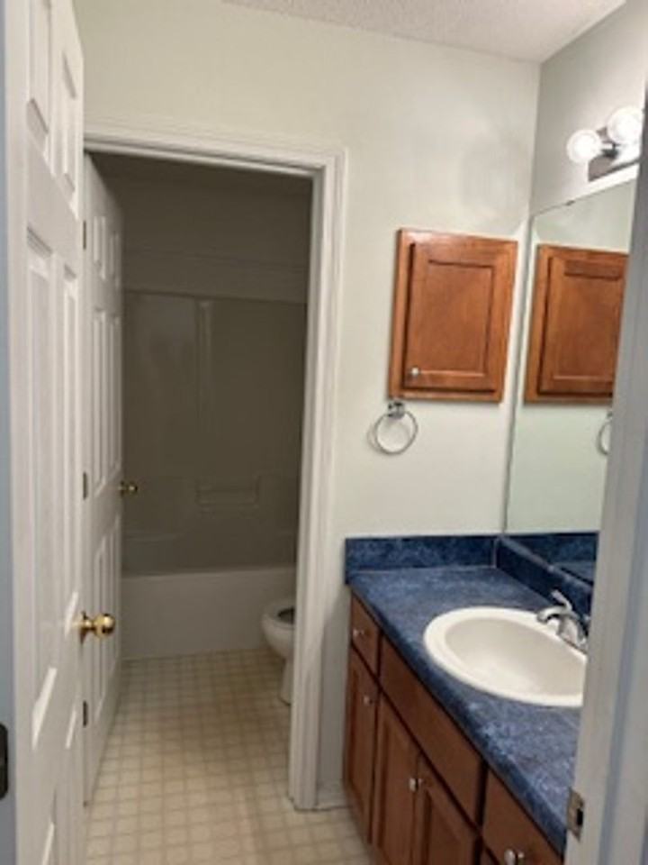 5180 Whitehurst Ln - Photo 3 of 13