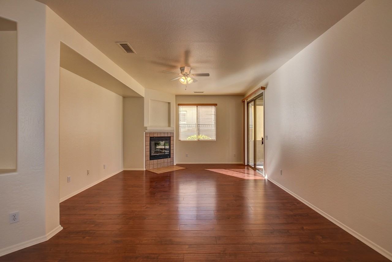 1826 N Swayback Rd - Photo 4 of 29