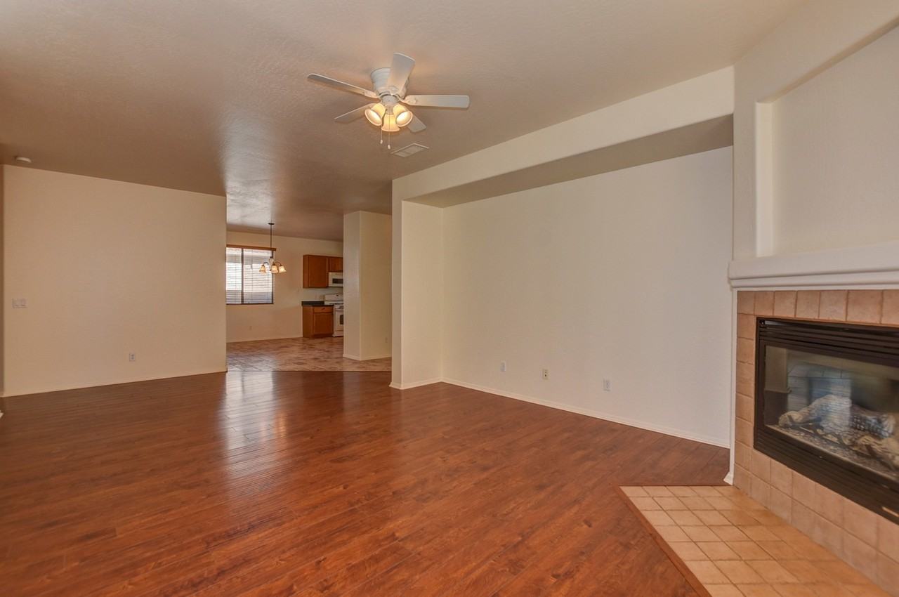 1826 N Swayback Rd - Photo 6 of 29