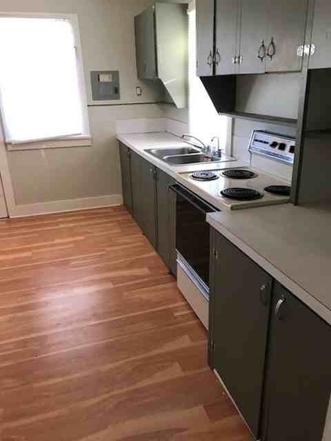 606 North Prairie Avenue - Photo 2 of 9