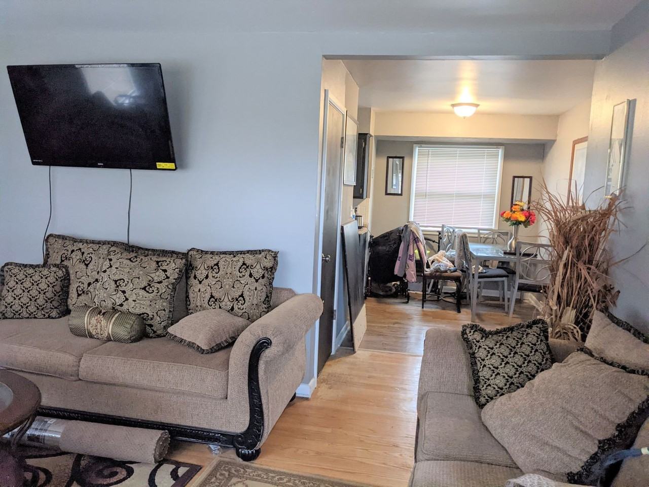 8311 W Brentwood Ave - Photo 3 of 11