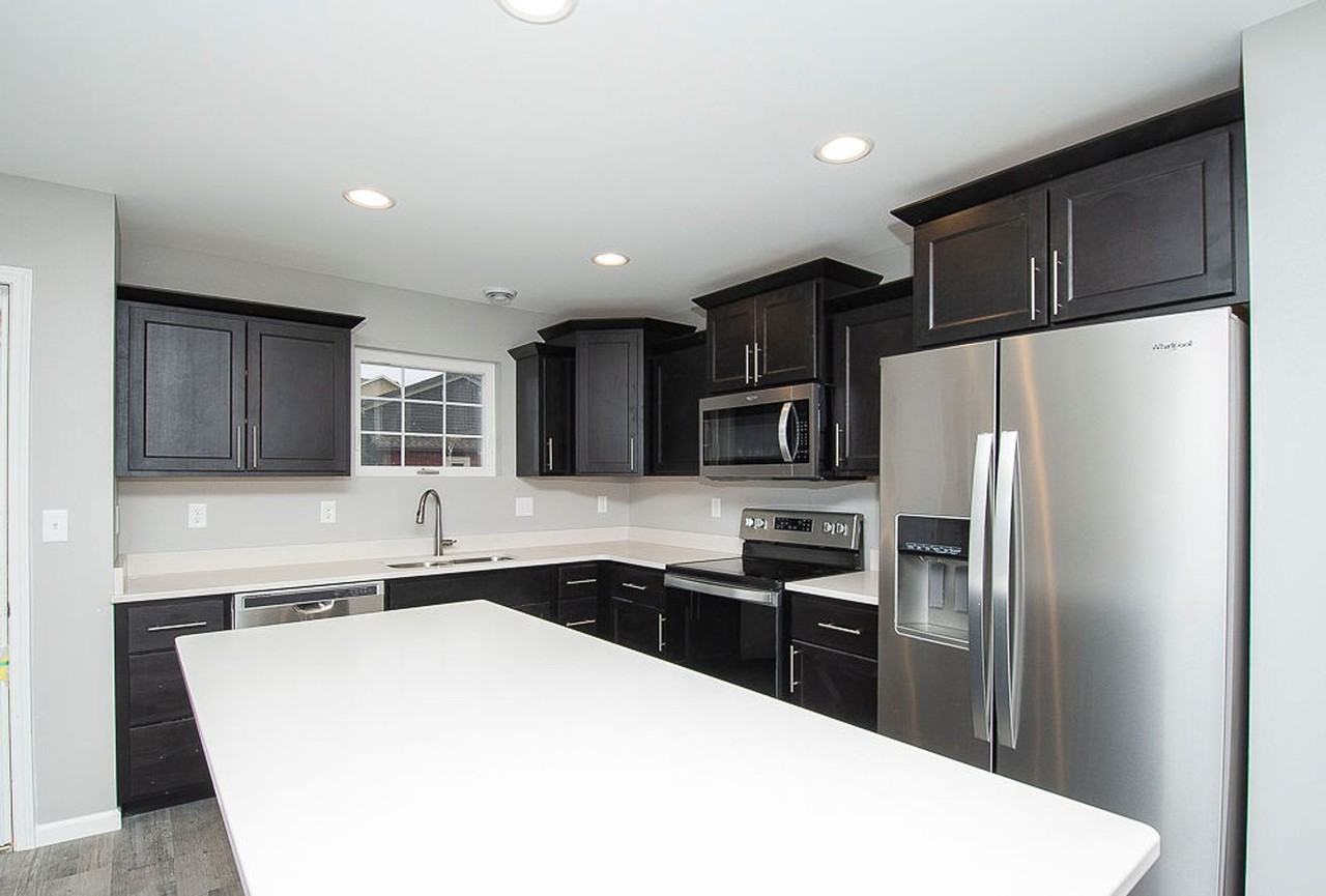 121 Sleeper Way - Photo 5 of 17