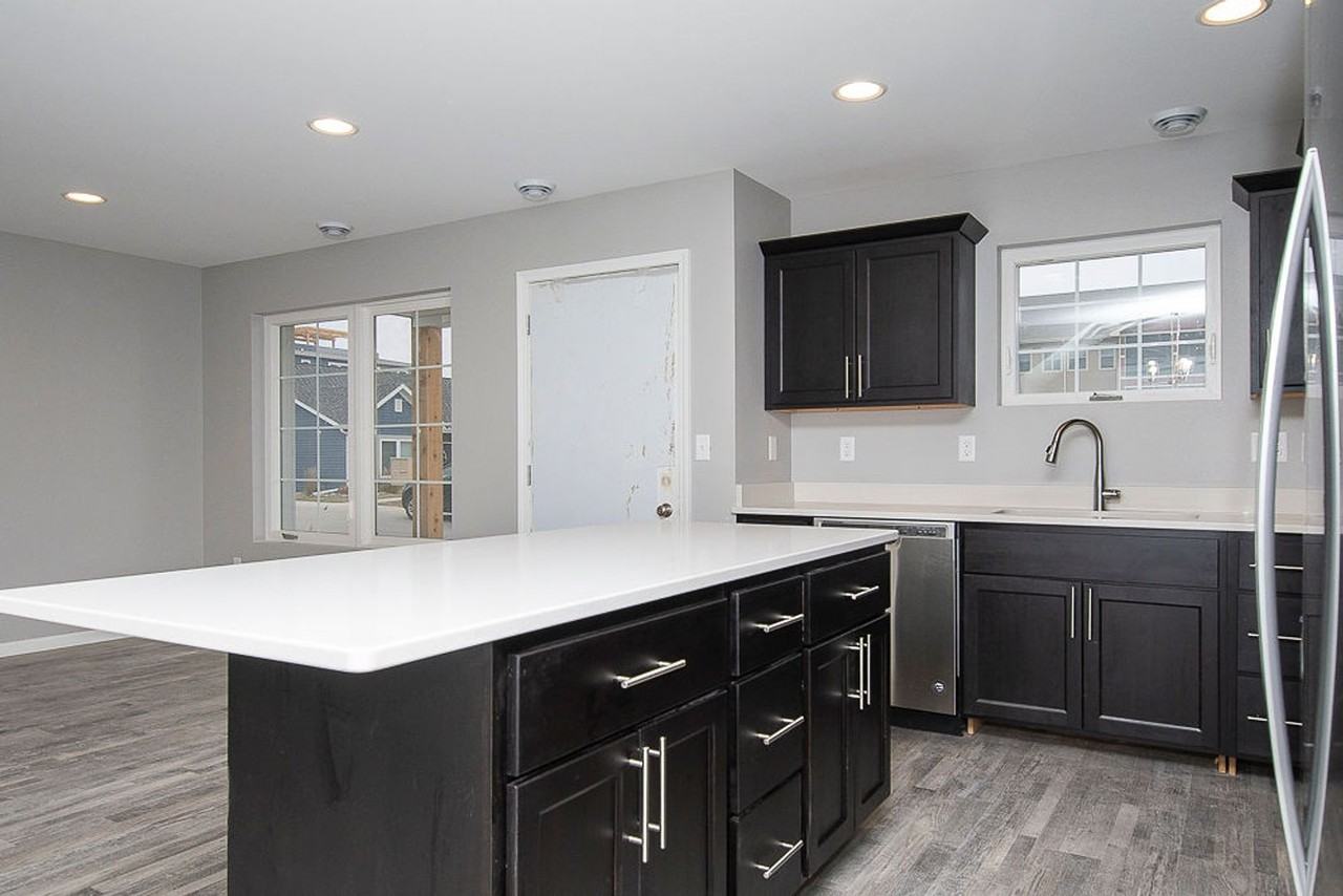 121 Sleeper Way - Photo 6 of 17