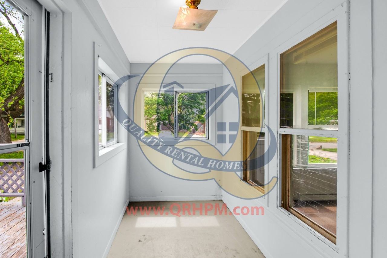 1220 Alvord Ave - Photo 3 of 12