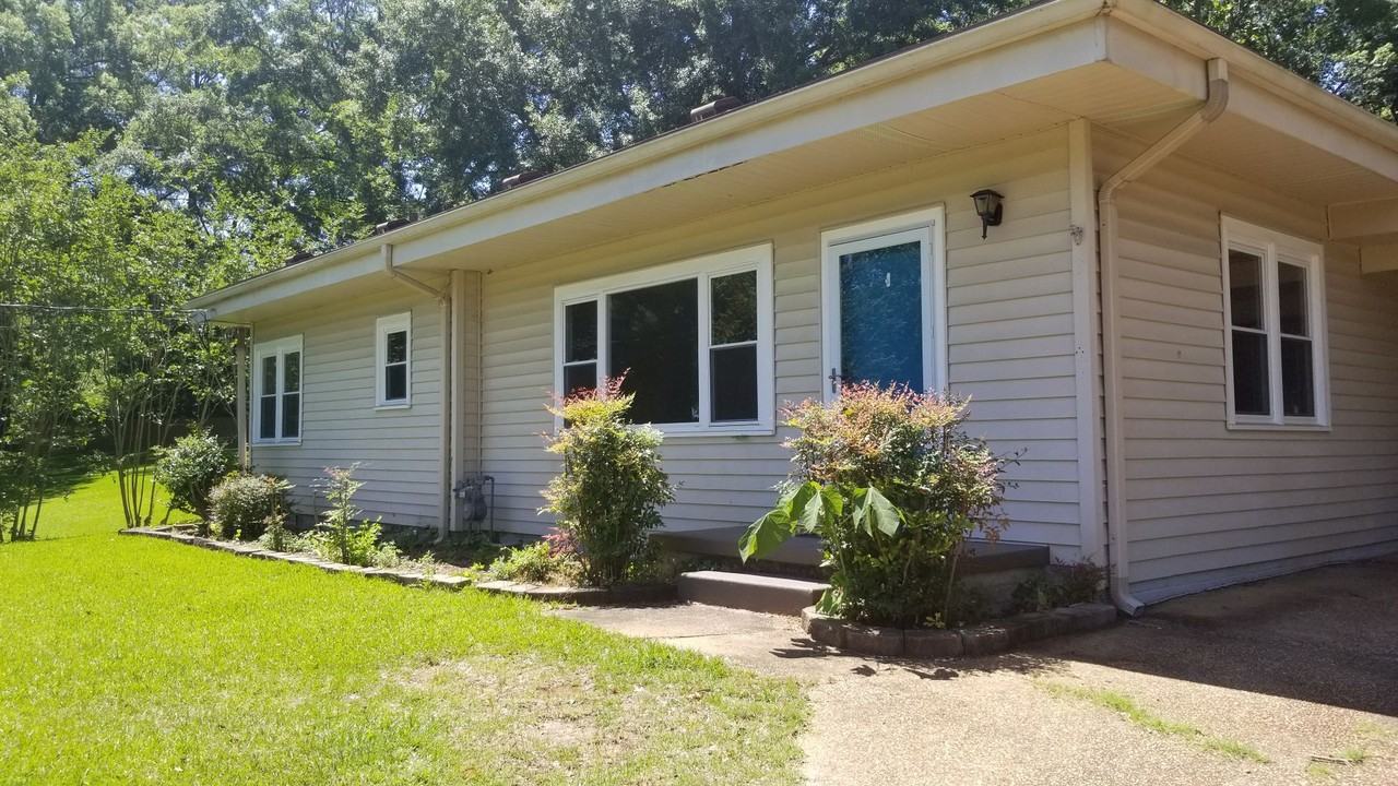 16 Elmira Dr - Photo 2 of 22