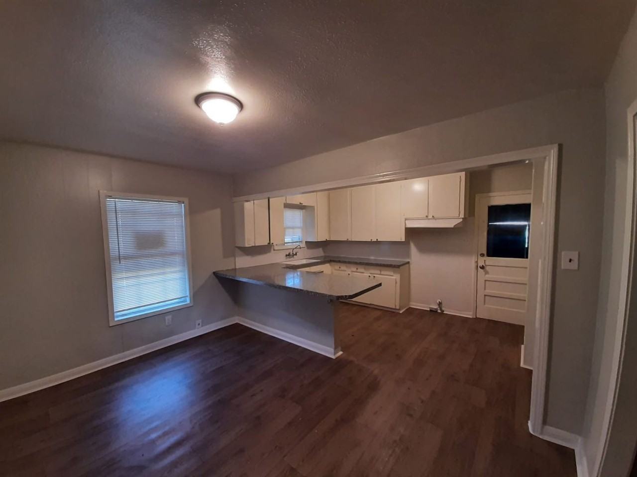 3910 Baldwin St - Photo 3 of 10