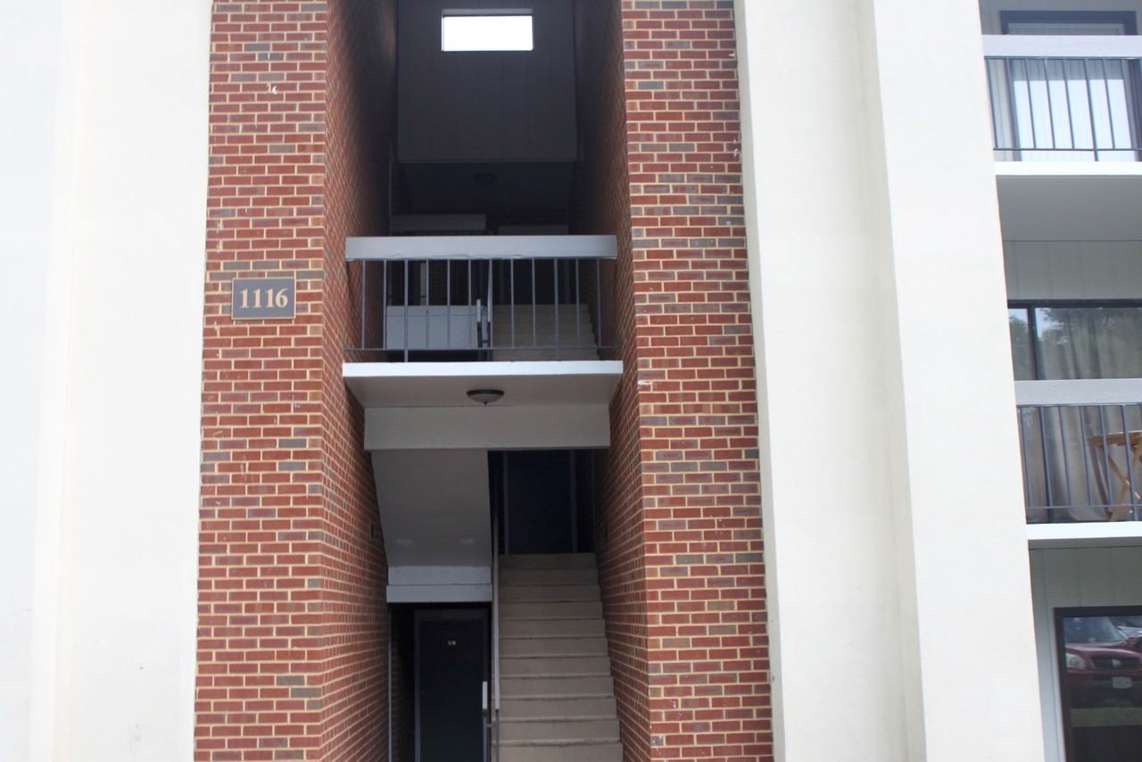 Madison Manor  1116-4 - Photo 2 of 31