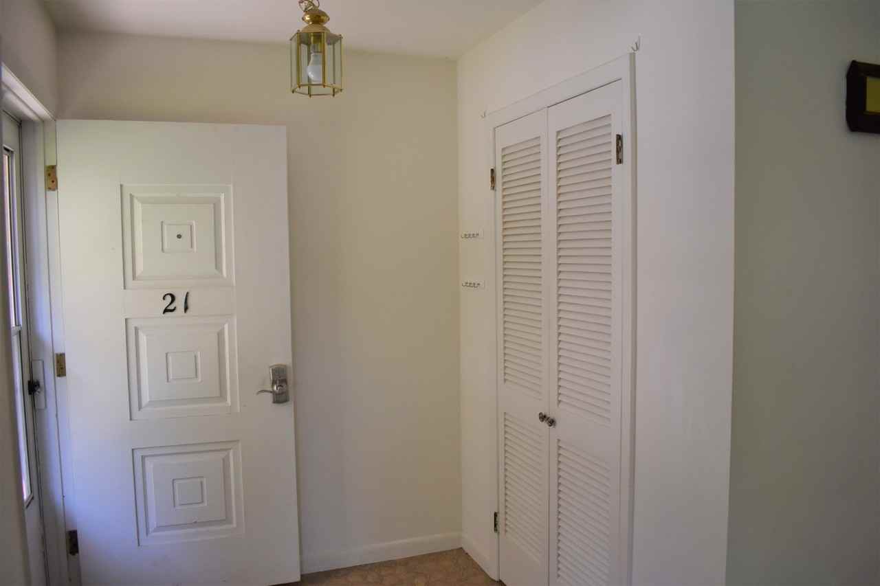 21 Hickory Dr - Photo 2 of 25