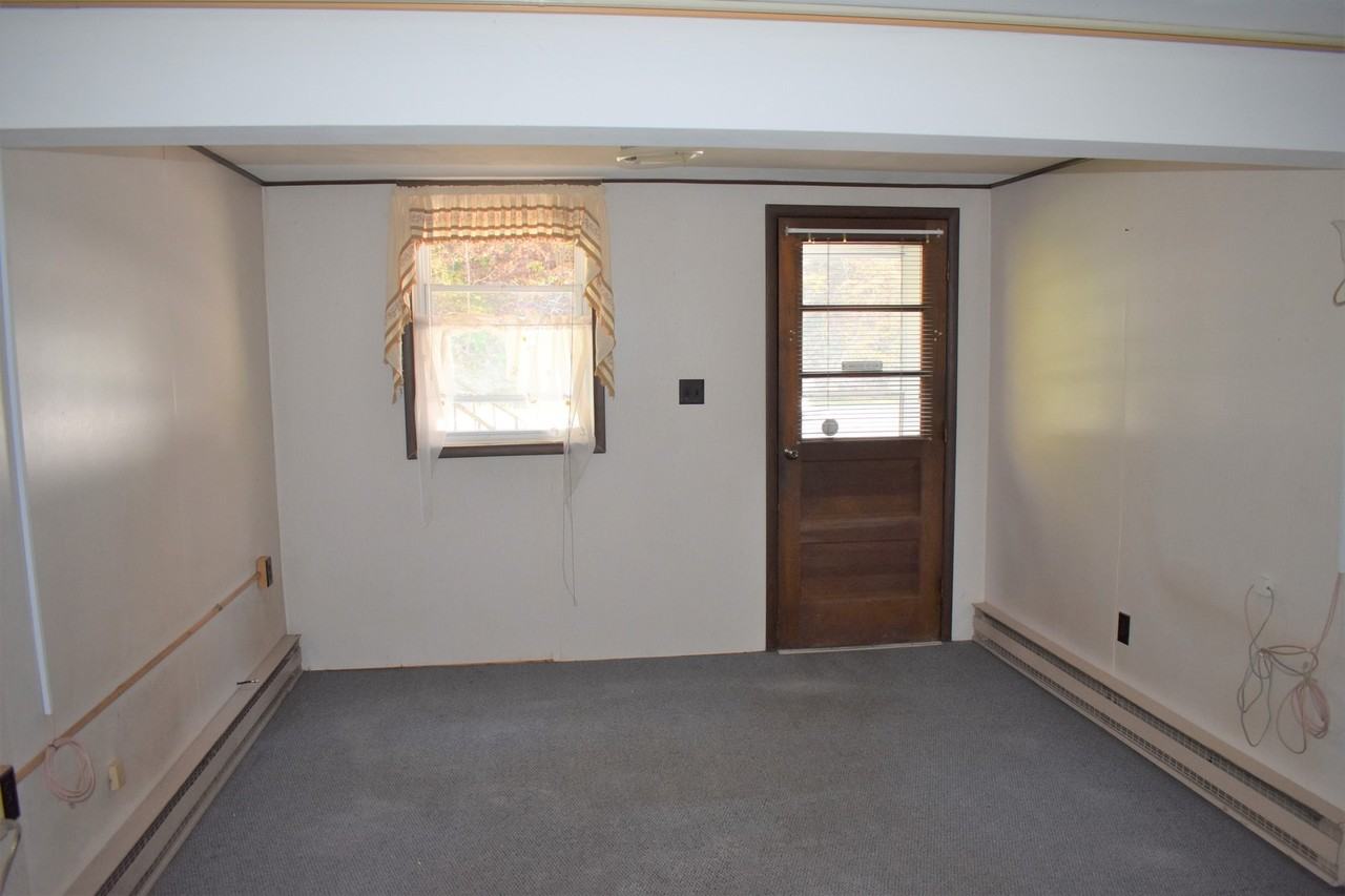 21 Hickory Dr - Photo 3 of 25