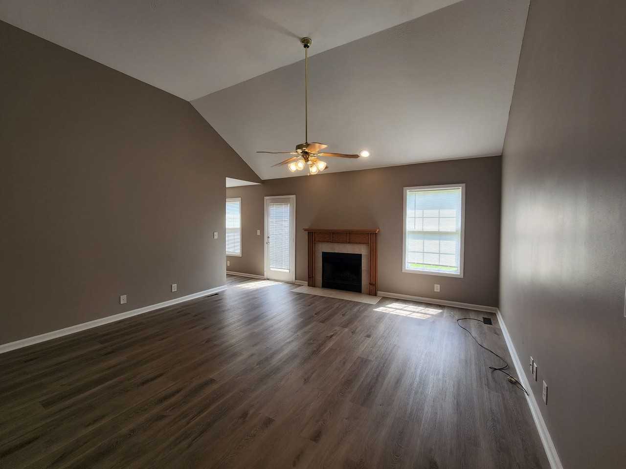 163 Appellate Ct - Photo 2 of 17