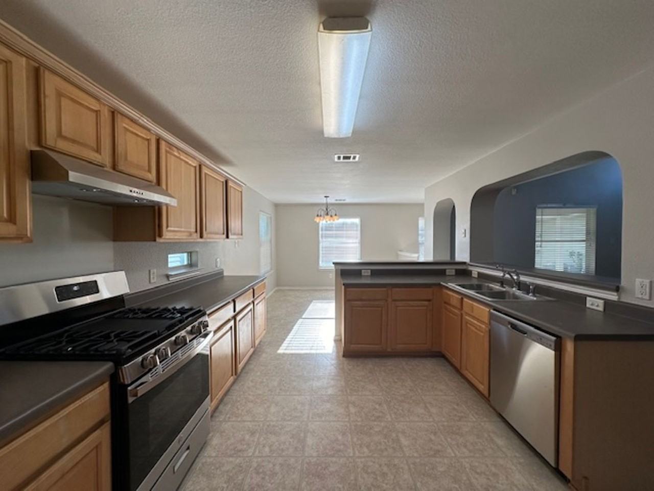 5157 Hartson - Photo 6 of 37
