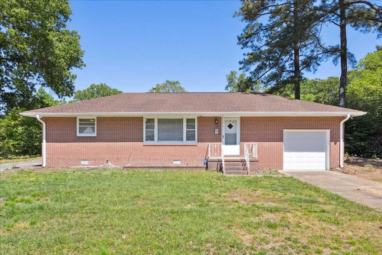 141 Albany Dr - Photo 2 of 22