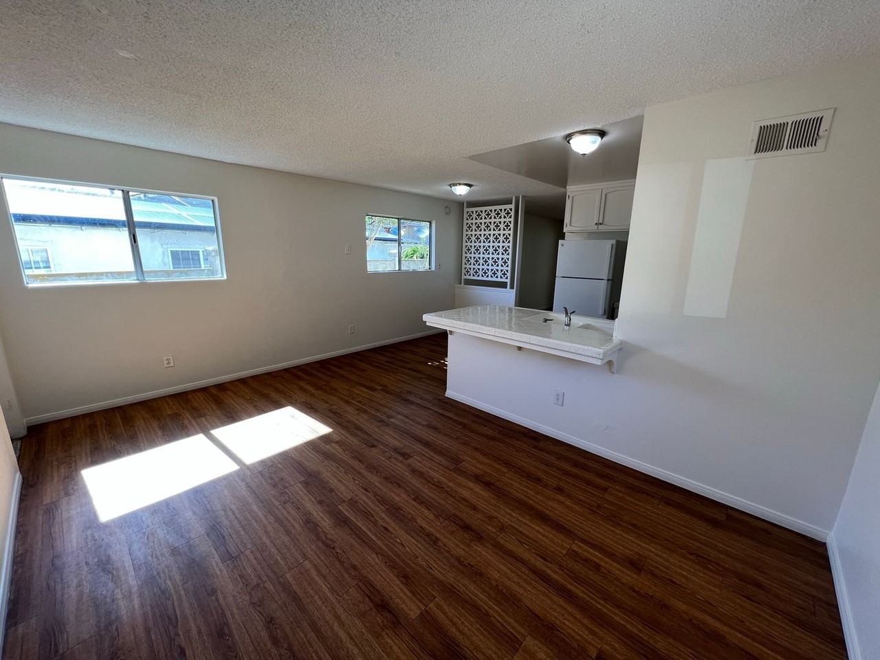 1804 Altamont Ct - Photo 3 of 18