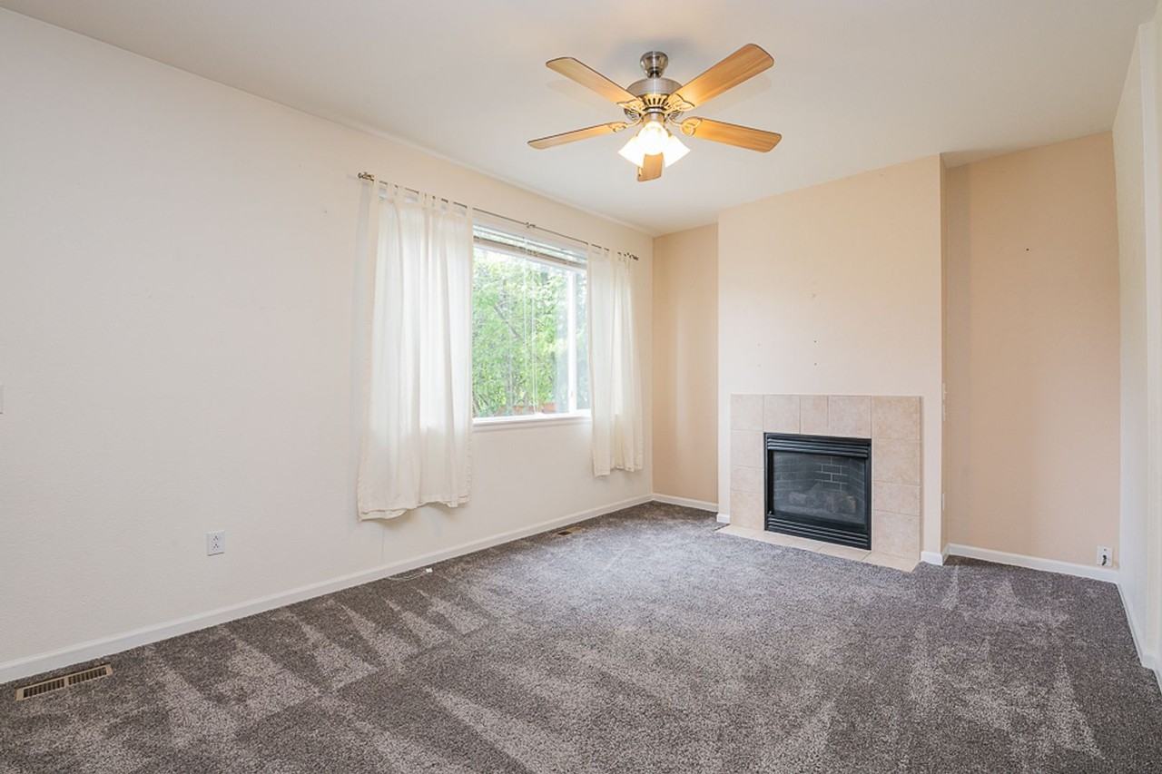 2756 Sage Creek Rd - Photo 3 of 18