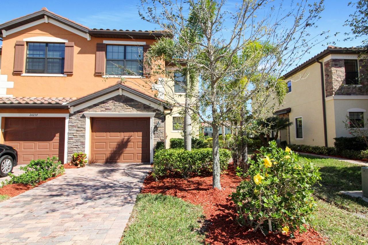 20239 Lagente Cir - Photo 2 of 13