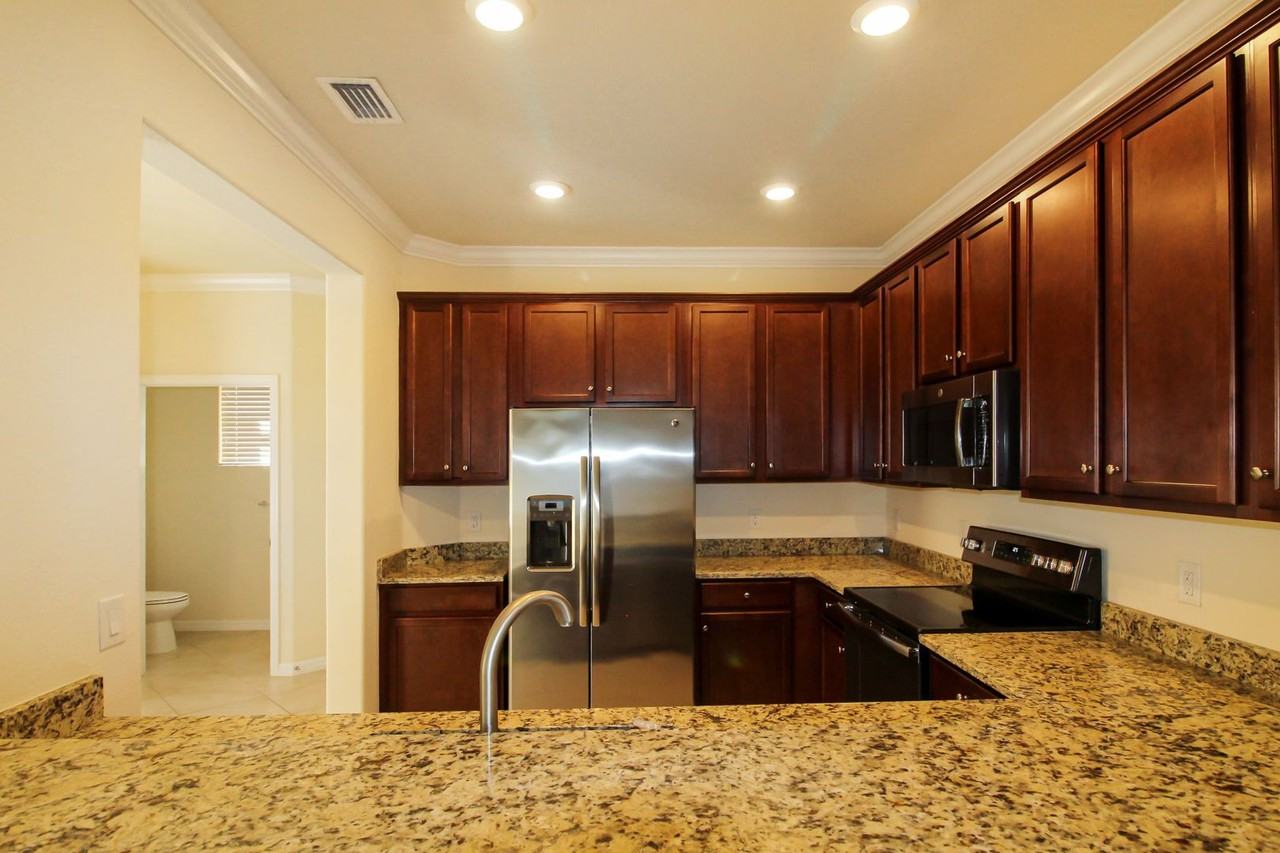 20239 Lagente Cir - Photo 3 of 13