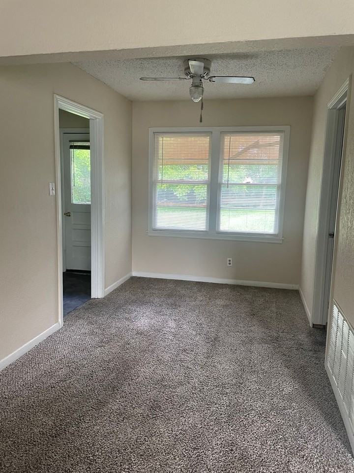 516 Neil Street - Photo 6 of 14