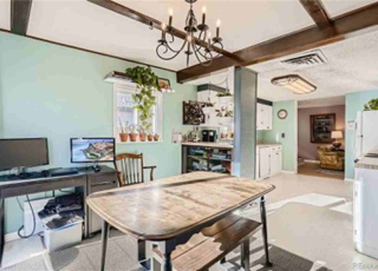 740 Iola St - Photo 6 of 18