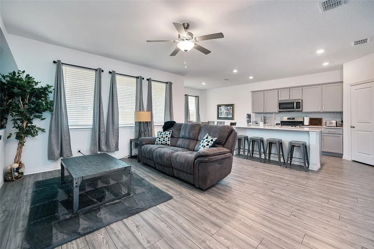 635 Beltrand Ln - Photo 6 of 34