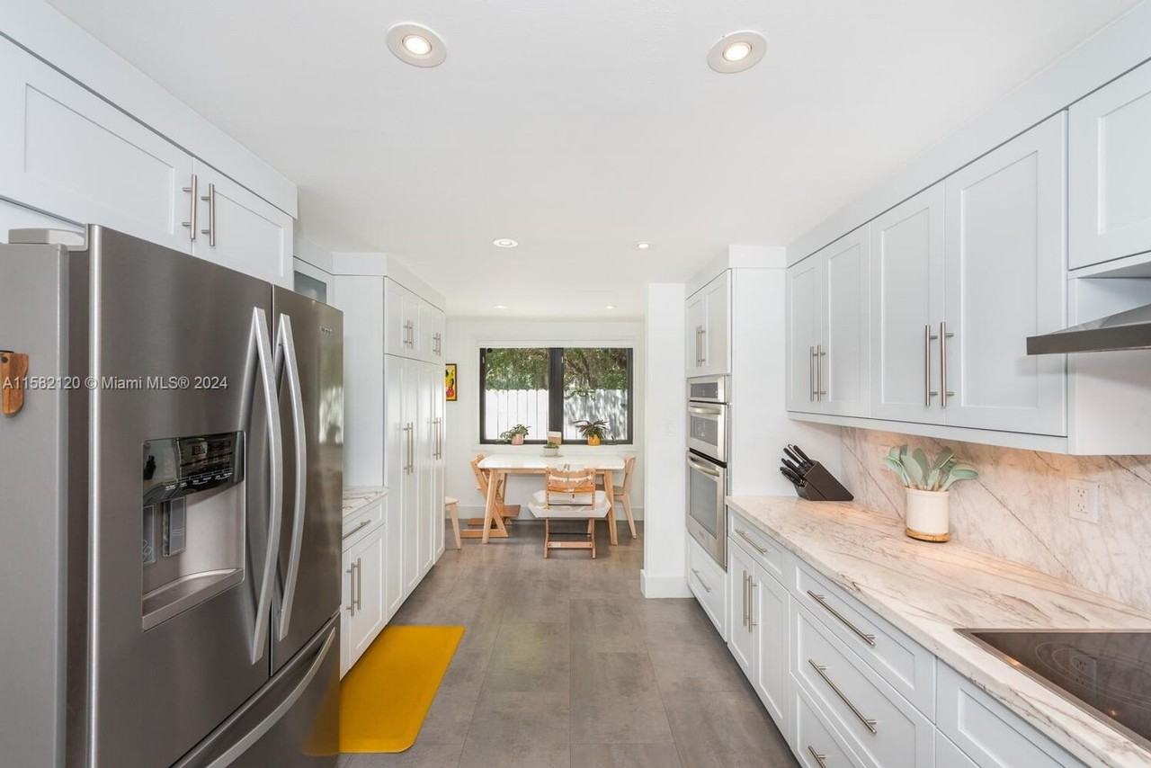 5169 Sw 71st Pl - Photo 2 of 19