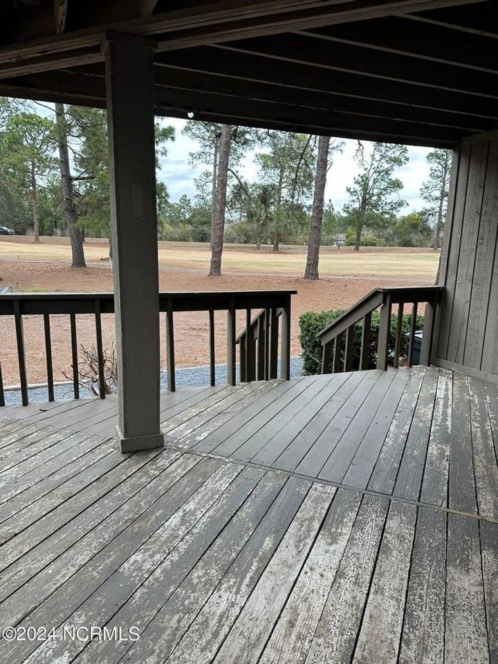 225 Foxkroft Dr - Photo 2 of 32