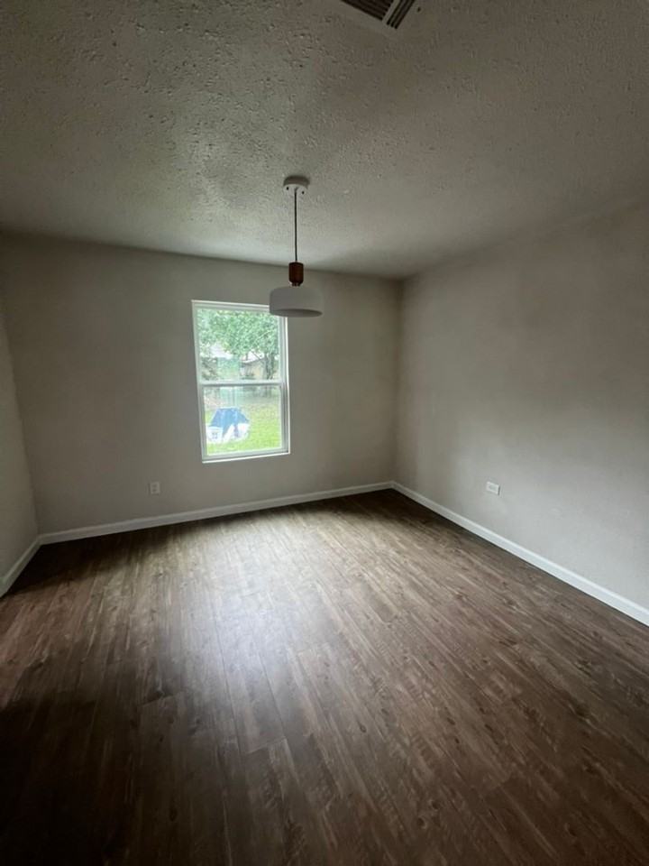 3532 Windsor Ave - Photo 5 of 6