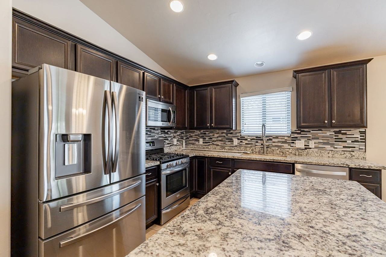 8760 W Saguaro Moon Rd - Photo 2 of 41