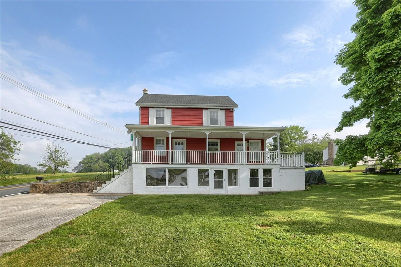 2647 Steinruck Rd - Photo 3 of 37