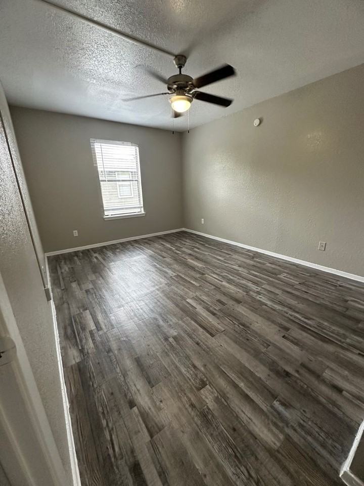 1201 Park Vista Dr #2601 - Photo 3 of 7