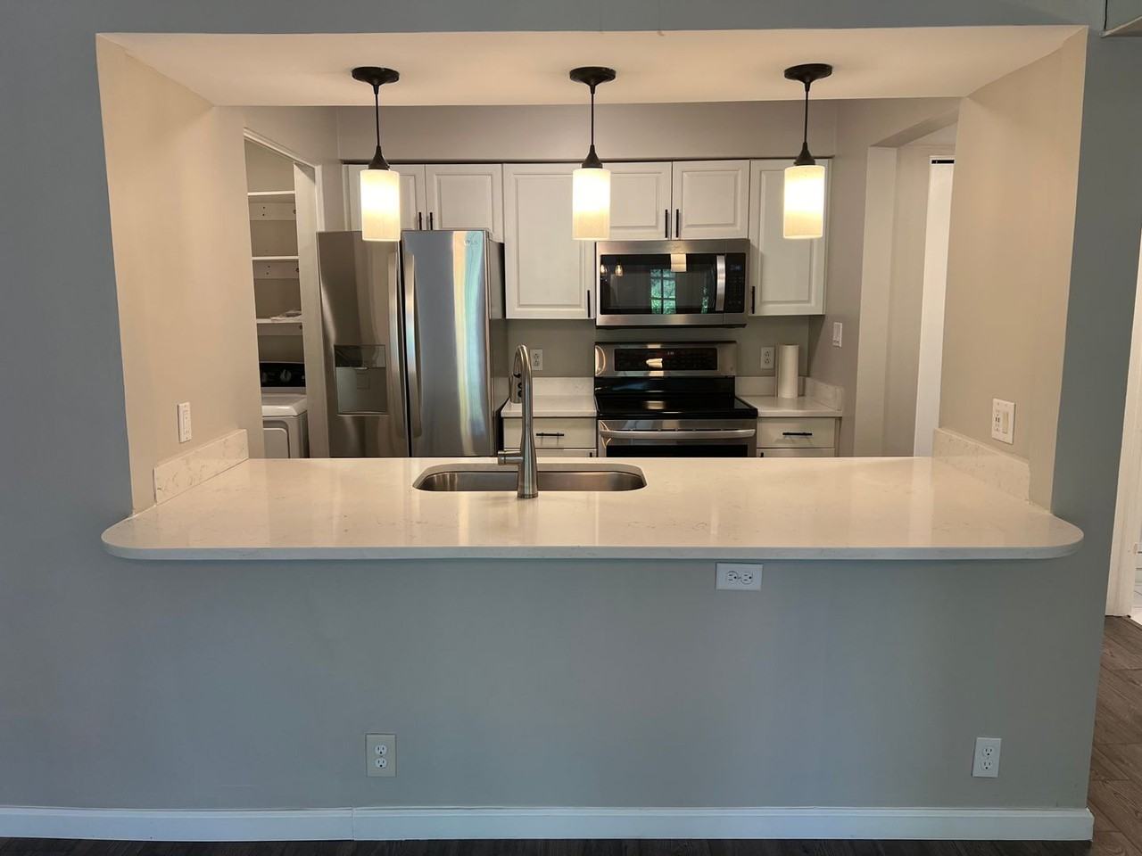 30 Mathews Dr #114 - Photo 6 of 28