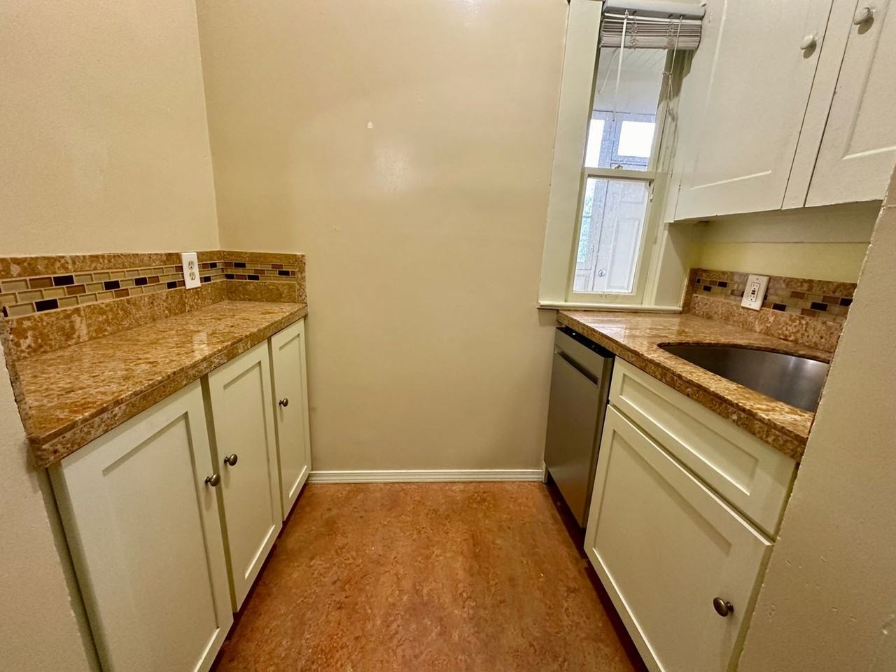 3811 Ne 7th Ave - Photo 5 of 26