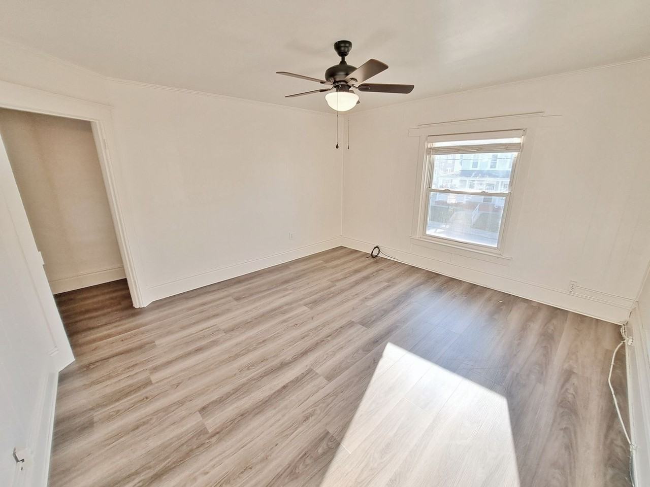 118 S Franklin St - Photo 5 of 31