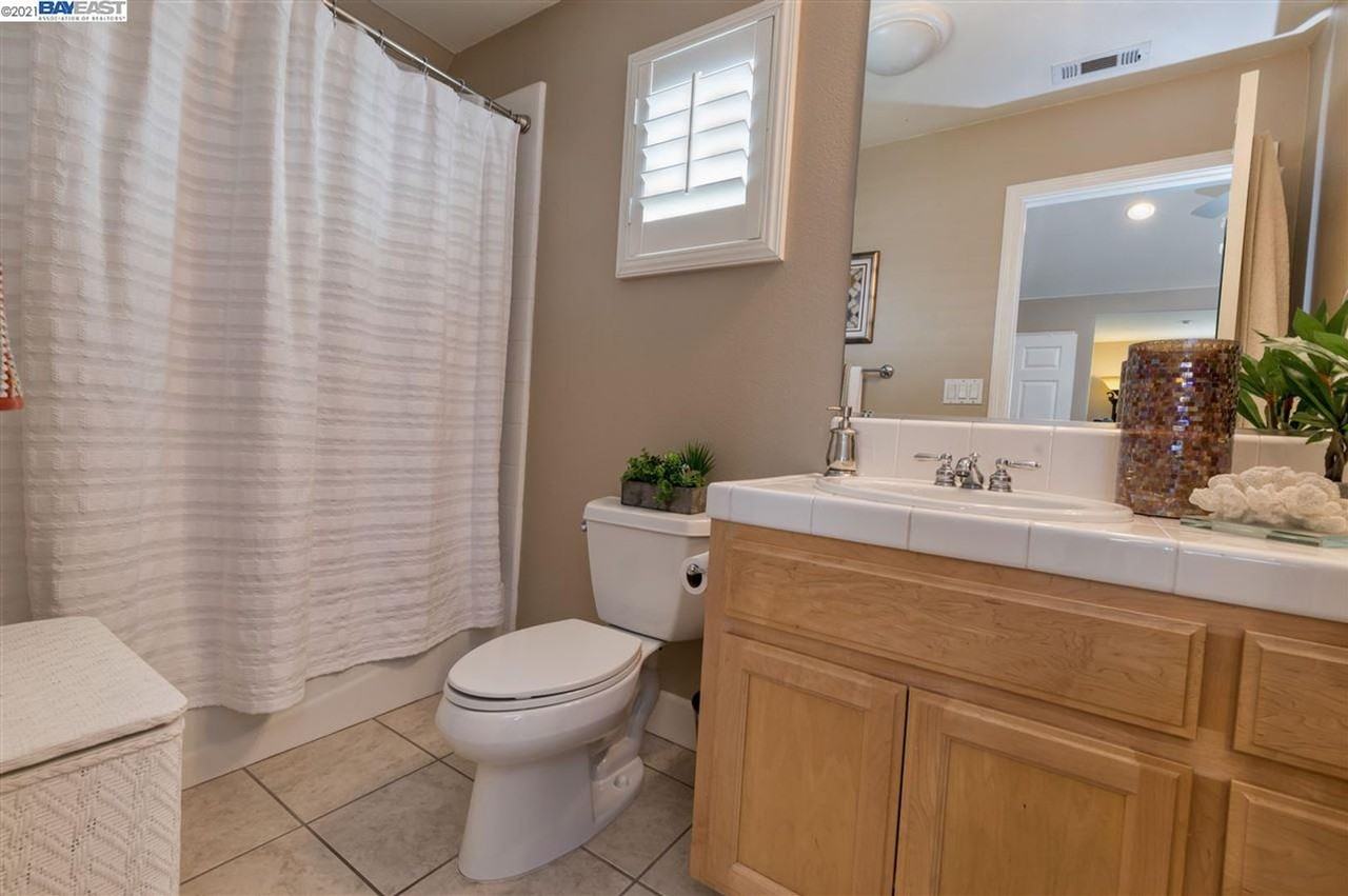 3004 Lusitana Dr - Photo 3 of 5
