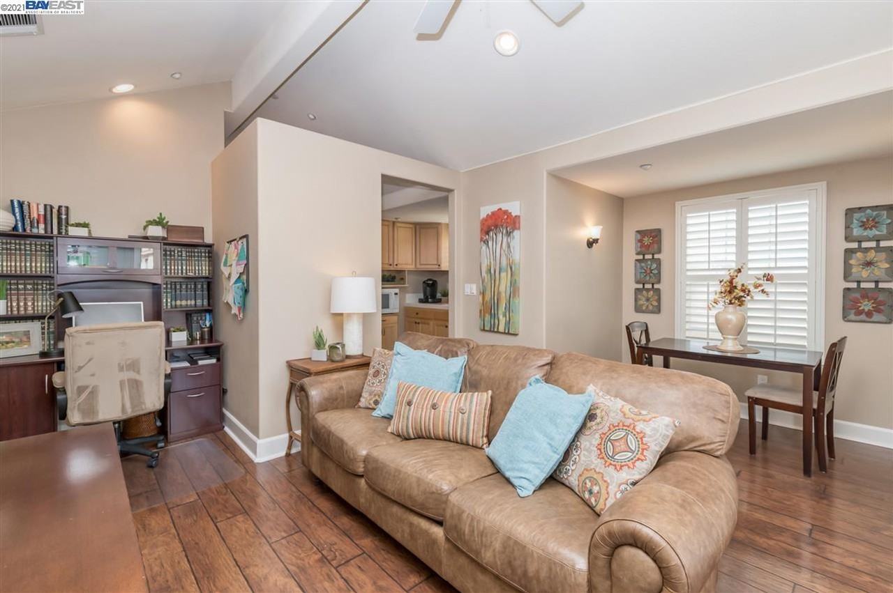 3004 Lusitana Dr - Photo 4 of 5
