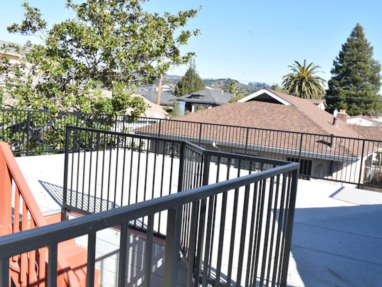 738 65th St - Photo 3 of 18