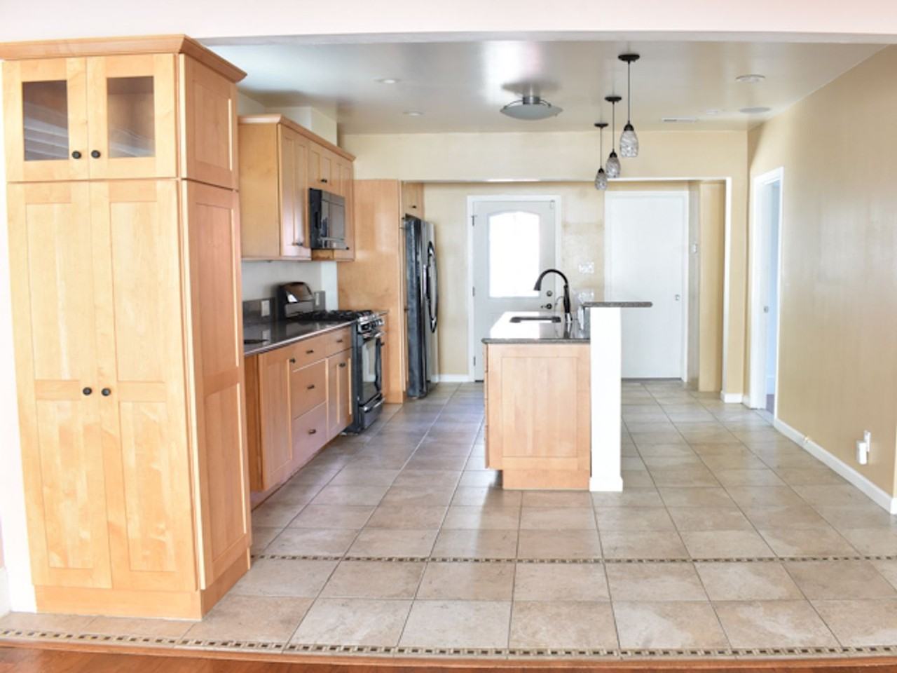 738 65th St - Photo 2 of 18