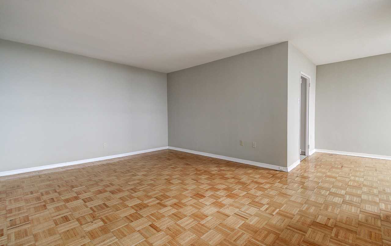 10 Kensington Rd. - Photo 5 of 19