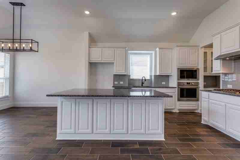 3405 Loftwood Ln - Photo 3 of 12