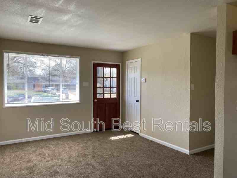 4028 Rhodes Ave - Photo 2 of 7