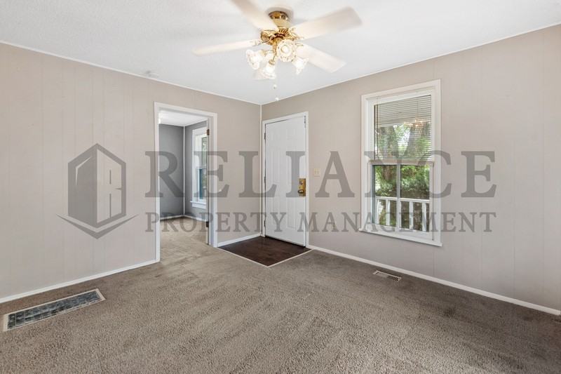253 N Charles St - Photo 3 of 21