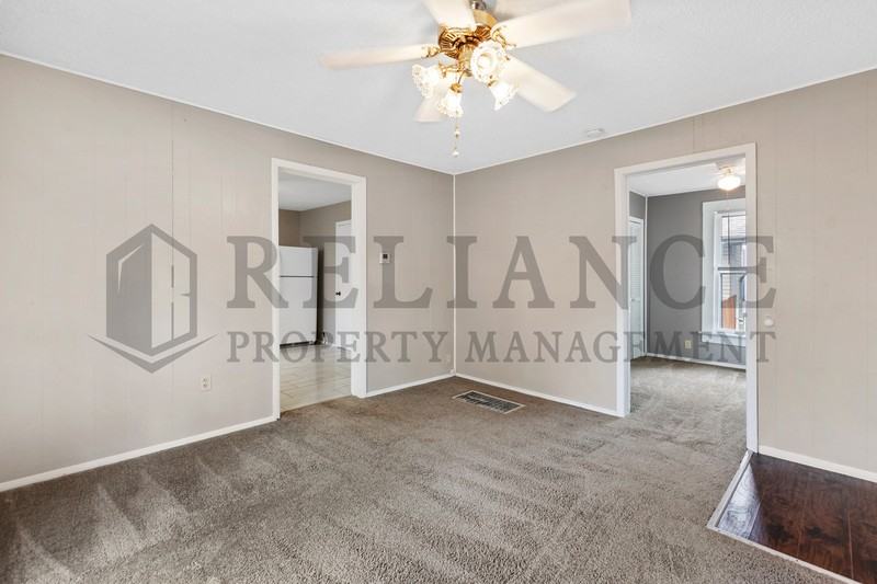 253 N Charles St - Photo 4 of 21