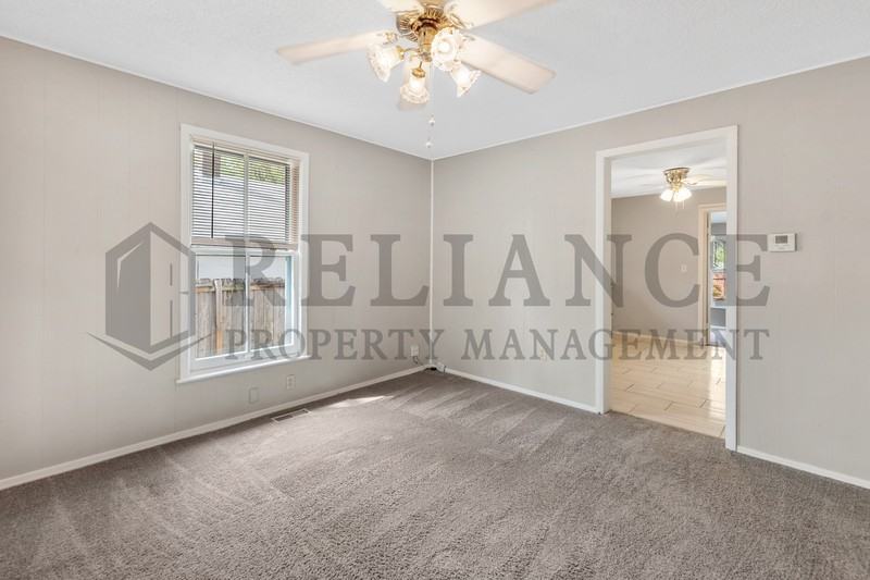 253 N Charles St - Photo 5 of 21