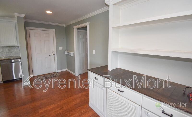 202 Woodlawn Ave - Photo 3 of 27