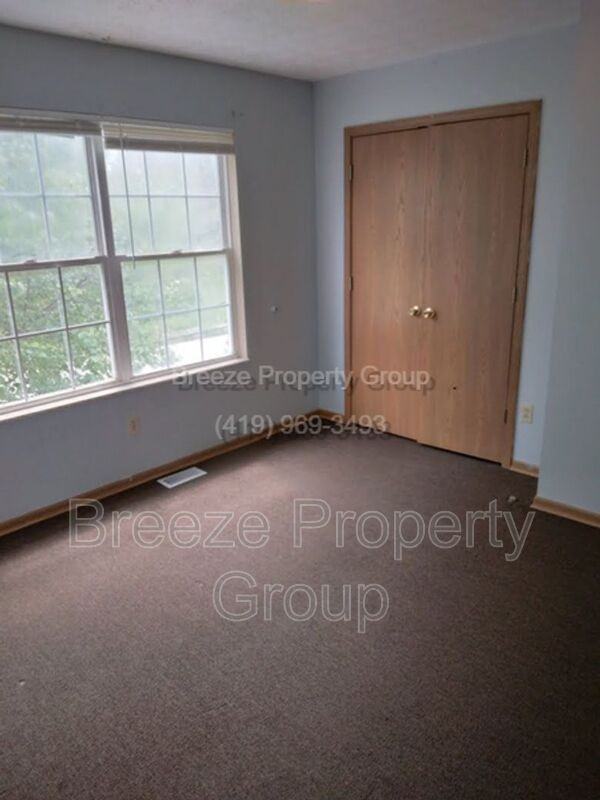 908 Ridge Ave - Photo 3 of 4