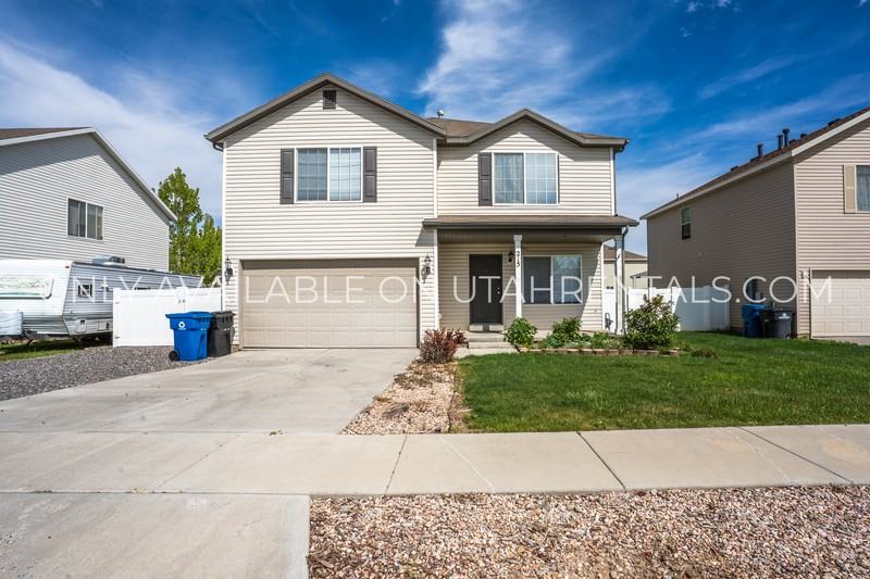 215 Sw - Photo 2 of 29