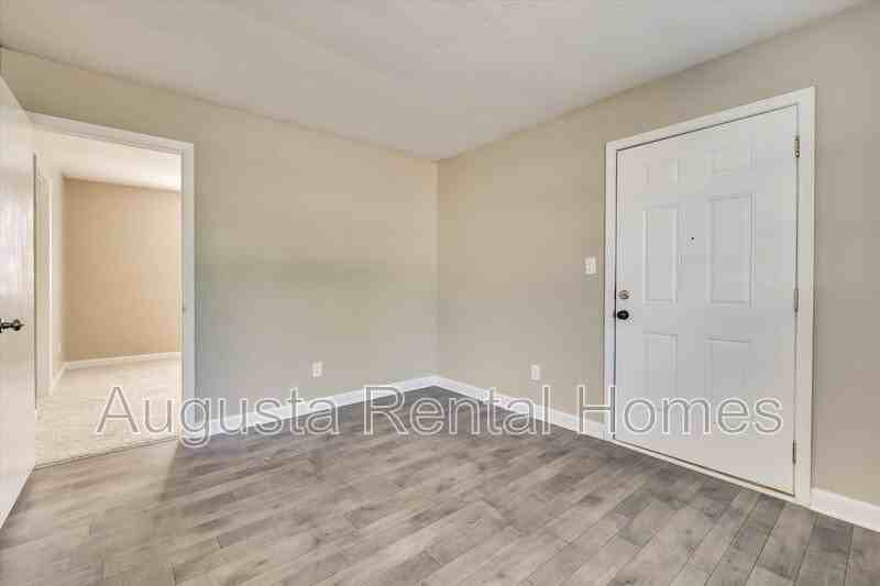 319A Verdery Dr - Photo 4 of 21