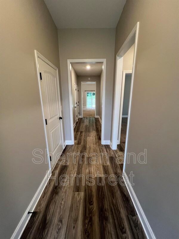 214 Mcduffie Cir - Photo 2 of 15