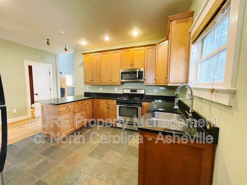 522 Clearview Ter - Photo 2 of 33
